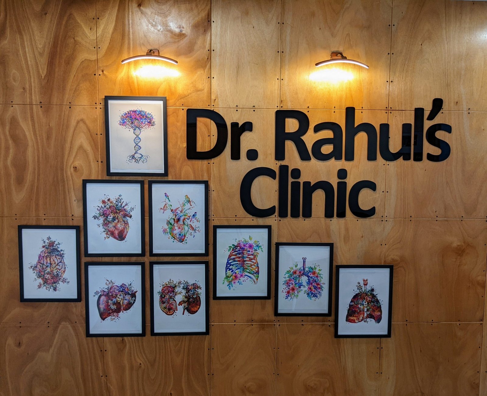 dr.rahul visits the clinic regularly isn't it